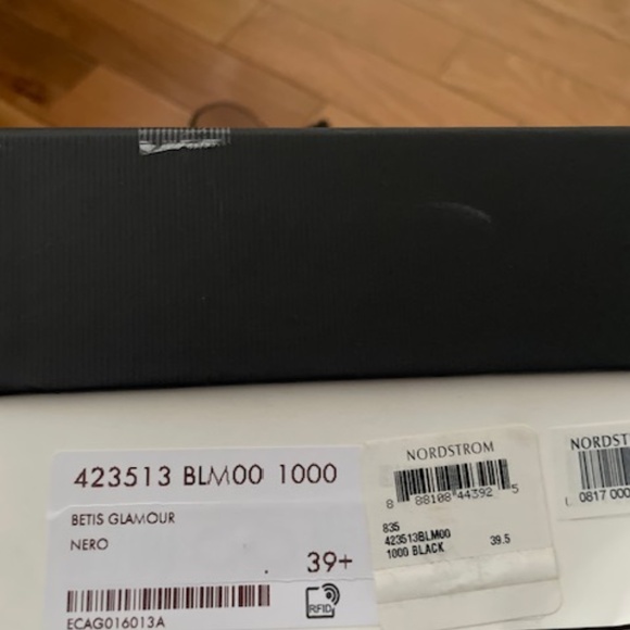 Gucci Slides - Picture 4 of 4